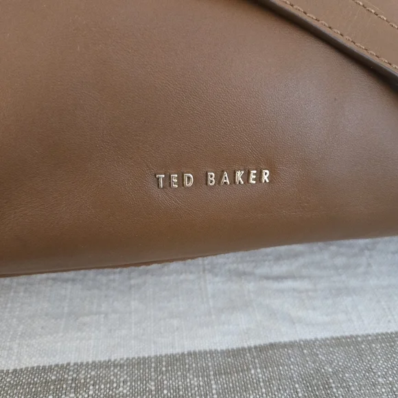 Ted Baker Myloo Leather Crossbody Bag - Picture 3 of 14
